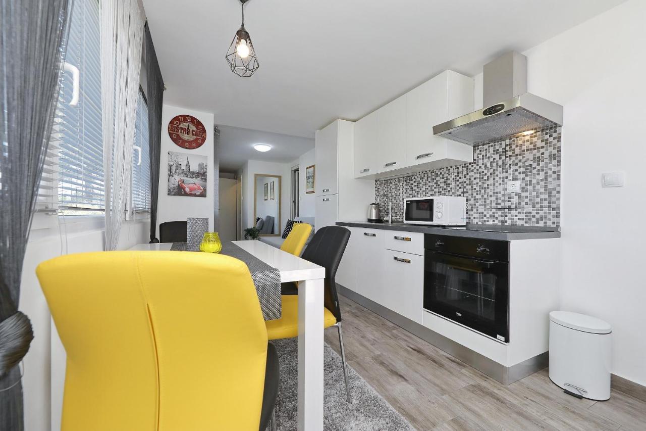 Apartmani Nella Vir Phòng bức ảnh